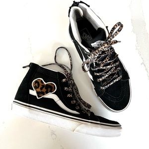 Vans sk8 hi leopard print heart black white Juniors Sz 4.5. Hood used condition.